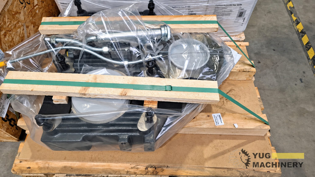 10124711 Редуктор привода насосов LIEBHERR R976 R980